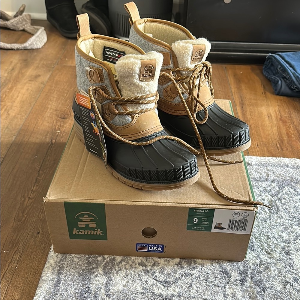Kamik Women’s Sienna LO Winter Boots - Tan and Black